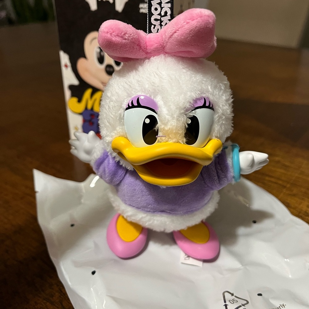 Disney Daisy POP MART  Keychain Mickey Family Cute Together!!